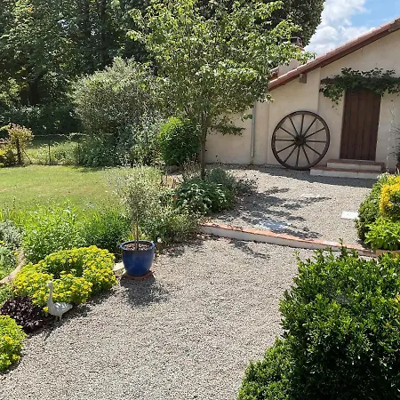La Grange Terrou Country house *