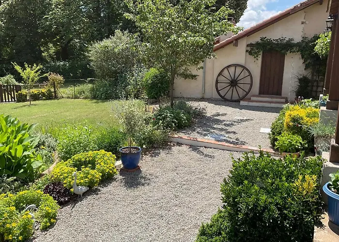 La Grange Terrou Country house *